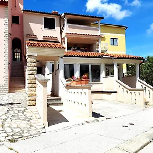 https://krajcer-apartments.pula-hotels.org